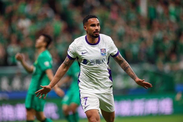 线上配资开户网 谢蒂内是23年7月后首位单场中超替补出场进球，然后被换下的球员